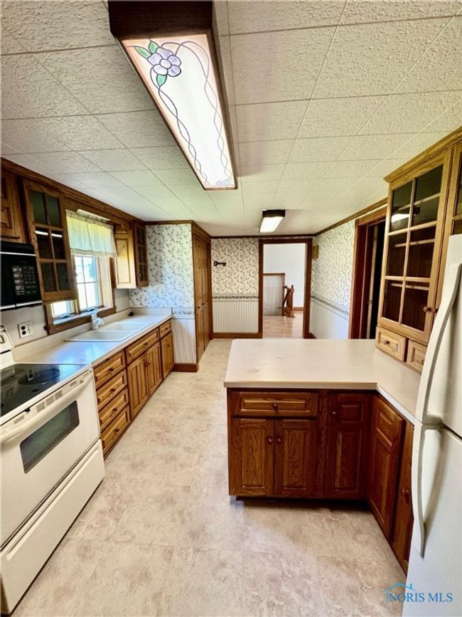 211 S Keyser St, House other with 4 bedrooms, 2 bathrooms and 1 parking in Holgate OH | Image 4