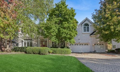 884 Twin Elms Ln, Batavia, IL, 60510-8992 | Card Image