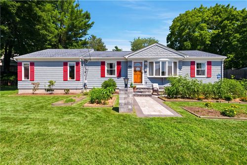 9 Patricia Cir, Smithfield, RI, 02917-3904 | Card Image