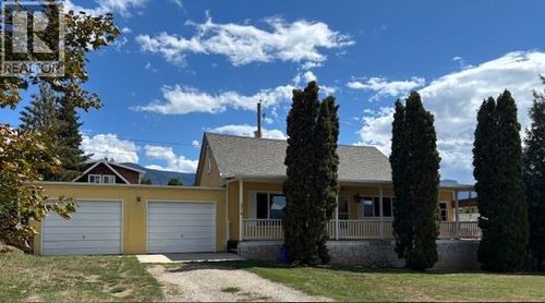 218 23 Ave S, Creston, BC, V0B1G5 | Card Image