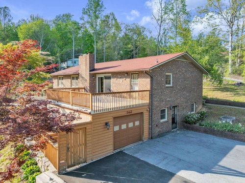 143 Burge Mountain Rd, Hendersonville, NC, 28792-9208 | Card Image