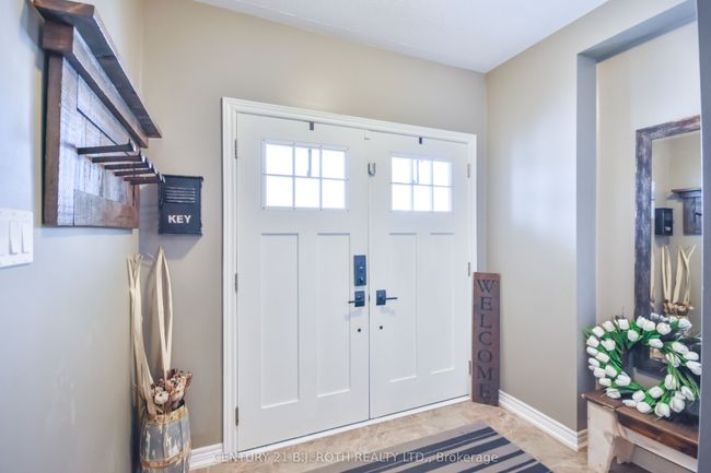 212 Maplewood Dr, House other with 3 bedrooms, 3 bathrooms and 4 parking in Angus ON | Image 4