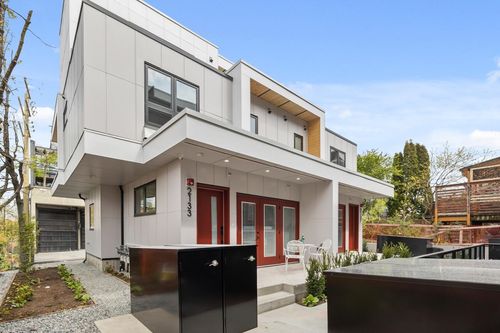 2133 Pender St E, Vancouver, BC, V5L1X3 | Card Image