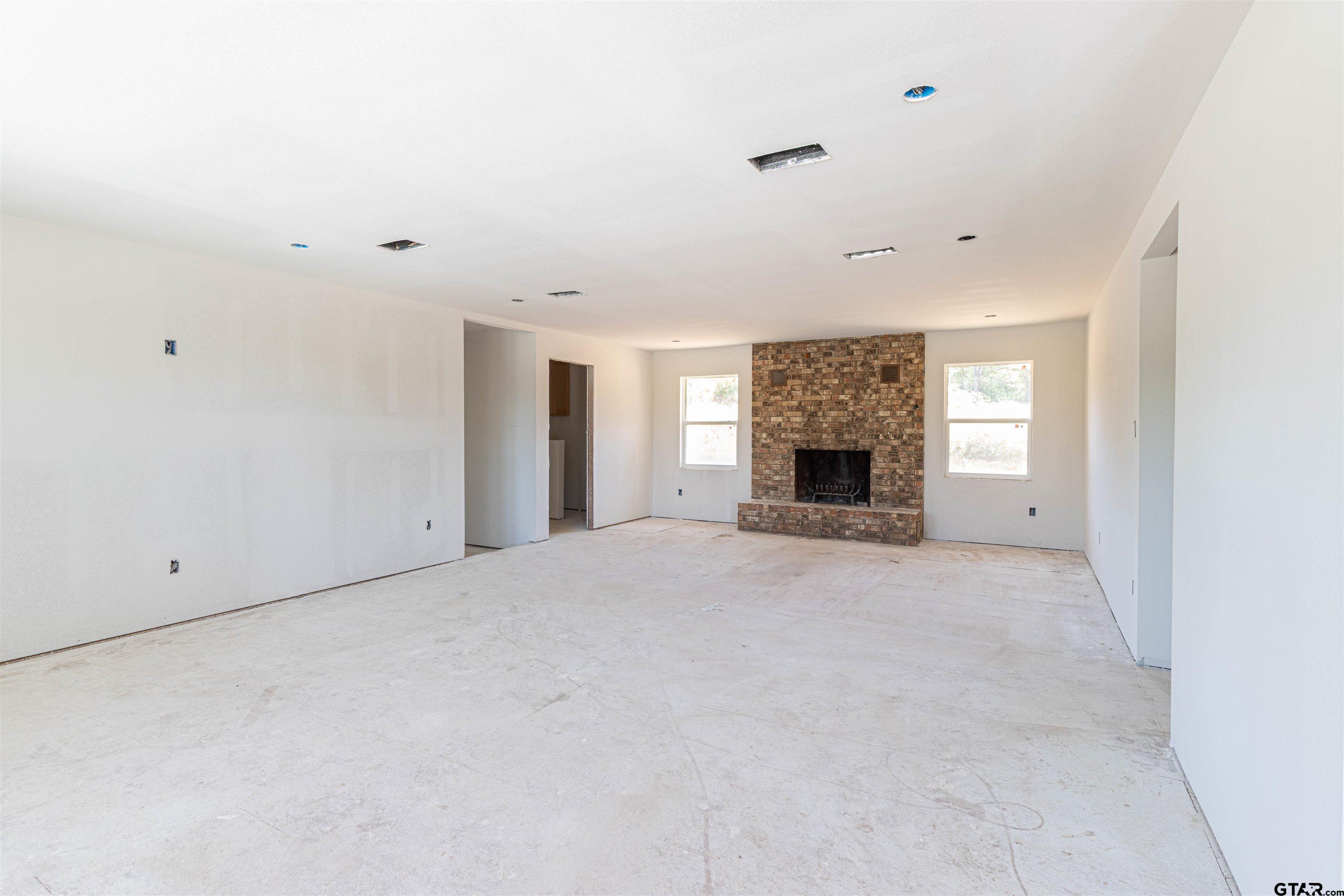 Commercial Lease in Flint 5