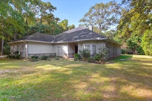 17 Zettel Rd, Ocean Springs, MS, 39564-1211 | Card Image