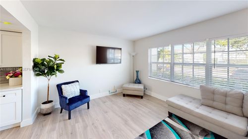 6-19-1825 Sw 81st Ter, Davie, FL, 33324-4643 | Card Image