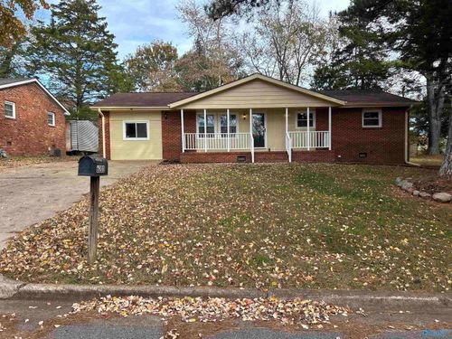 6202 Valley Park Dr Nw, Huntsville, AL, 35810-1443 | Card Image