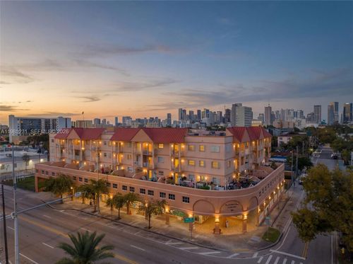 apt-502b-199 Sw 12th Ave, Miami, FL, 33130-1058 | Card Image