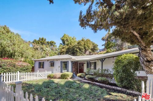 7815 Denivelle Rd, Sunland, CA, 91040 | Card Image