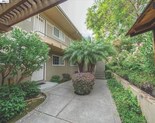 106 E K St, Benicia, CA, 94510-3243 | Card Image