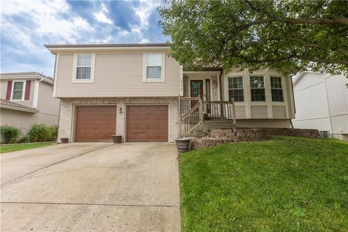 111 Nw 114th Ter, Kansas City, MO, 64155-3461 | Card Image