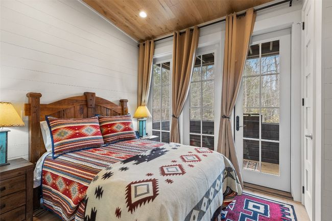 111 Moonstone Loop, House other with 2 bedrooms, 2 bathrooms and null parking in Highlands NC | Image 19