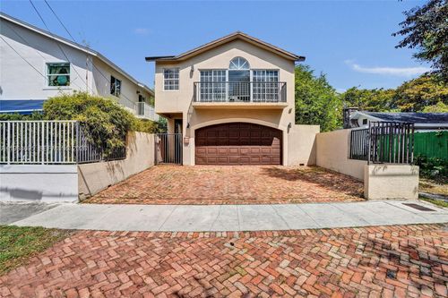 3087 Shipping Ave, Miami, FL, 33133-4521 | Card Image