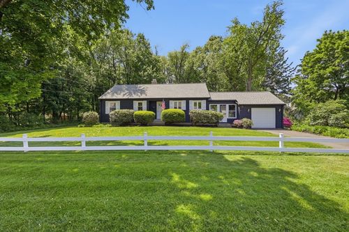 7 Highland Ave, South Hadley, MA, 01075-1732 | Card Image