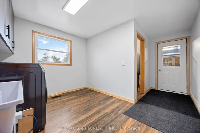 4186 Fairweather Rd, House other with 4 bedrooms, 2 bathrooms and 6 parking in Petrolia ON | Image 17