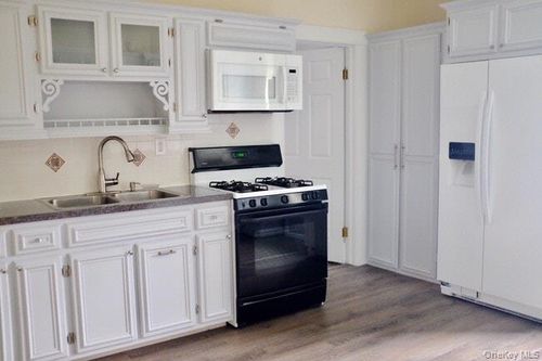 78 Catherine St, Beacon, NY, 12508-3070 | Card Image