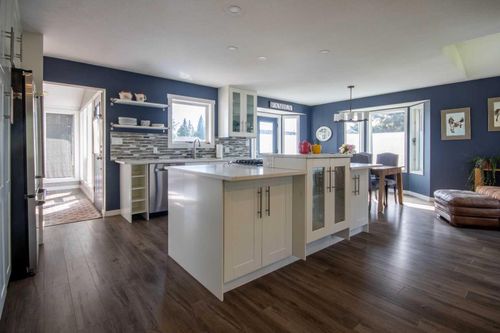 {{alt}} | Card Image