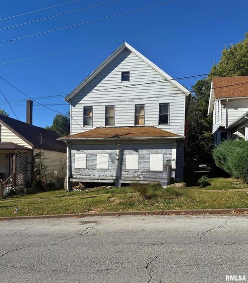 710 N Gaines St, Davenport, IA, 52802-3328 | Card Image