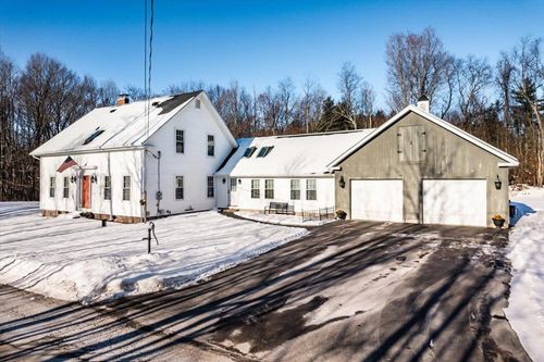 704 Cross Country Road, Pembroke, NH, 03275-3910 | Card Image