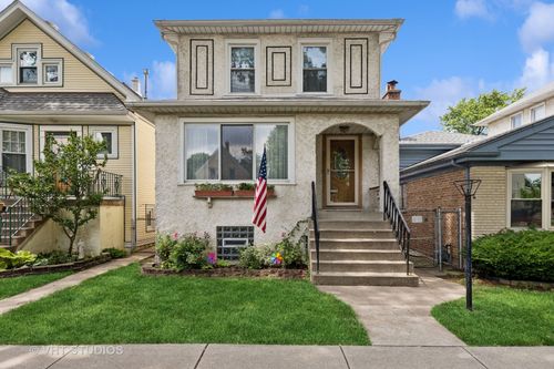 1165 S Lombard Ave, Oak Park, IL, 60304-2245 | Card Image