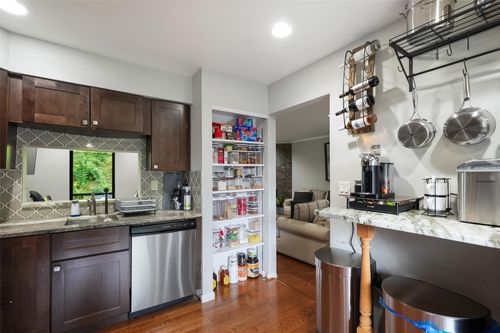 33 Fawn Ct, Ossining, NY, 10562-2536 | Card Image