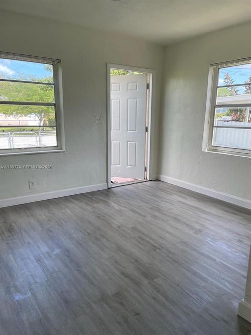 1-1420 Nw 41st St, Miami, FL, 33142-4861 | Card Image