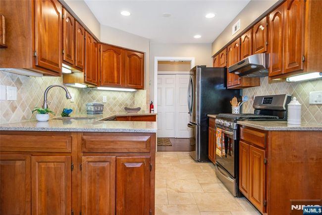 1 Tulip Cres, Condo with 2 bedrooms, 2 bathrooms and null parking in Little Falls NJ | Image 12