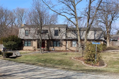29 Peckerwood Ct E, Bethany, IL, 61914-9682 | Card Image