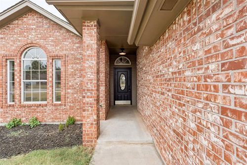 11933 Nw 7th St, Yukon, OK, 73099-6554 | Card Image