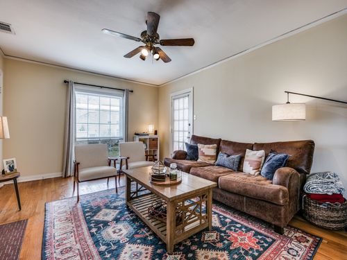 5832 Goodwin Ave, Dallas, TX, 75206-6106 | Card Image