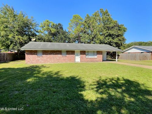 102 Elliott Pl, Ocean Springs, MS, 39564-4021 | Card Image