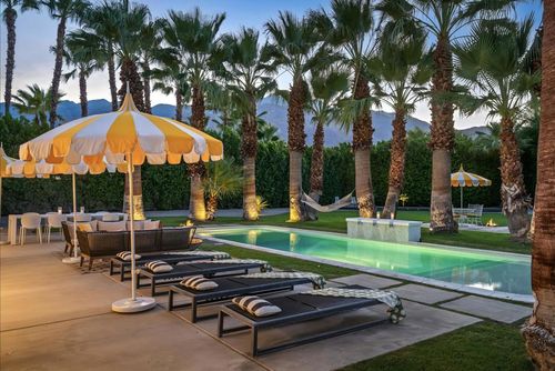 165 S Avenida Elenora, Palm Springs, CA, 92262-7111 | Card Image
