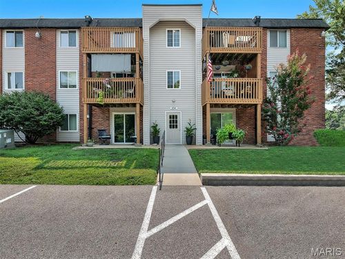 f-2741 Westphalia Ct, Saint Louis, MO, 63129-4119 | Card Image