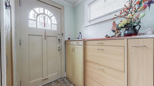 68 Kessel St, Forest Hills, NY, 11375-5729 | Card Image