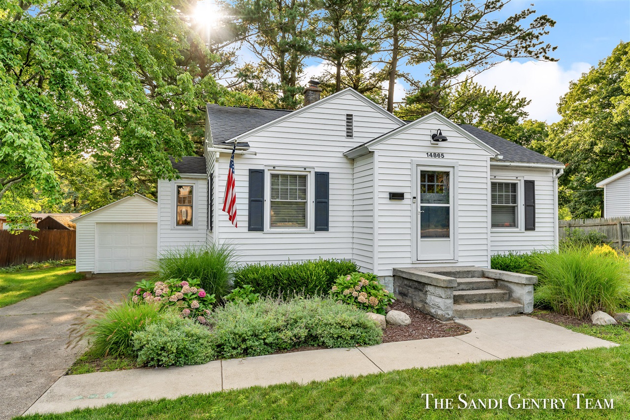 Lakeshore Dr, Grand Haven, MI 49417