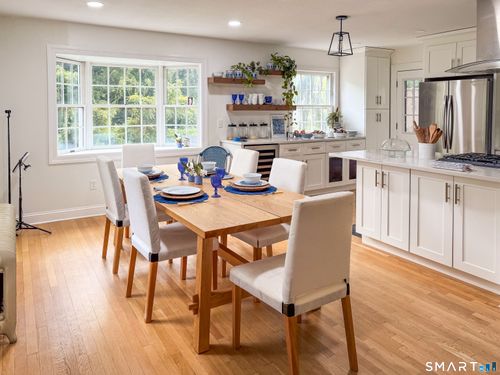 28 Garfield Rd, West Hartford, CT, 06107-2711 | Card Image