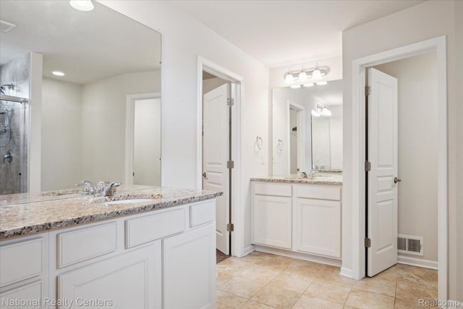 50540 Paine St, House other with 5 bedrooms, 4 bathrooms and null parking in Canton MI | Image 37