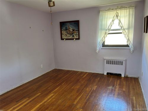 1-262-199-21 22 Nd Avenue, New York, NY, 11357 | Card Image