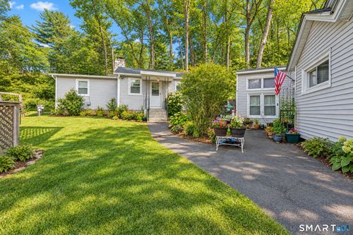 10 Old Waterbury Rd, Middlebury, CT, 06762-2839 | Card Image