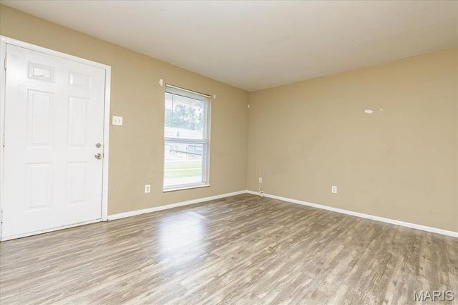 2265 Campus Dr, Townhouse with 3 bedrooms, 2 bathrooms and null parking in Saint Charles MO | Image 5