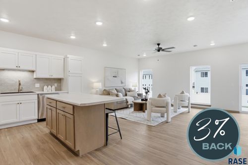 8025 E Tencate Pl, Sioux Falls, SD, 57110-6521 | Card Image