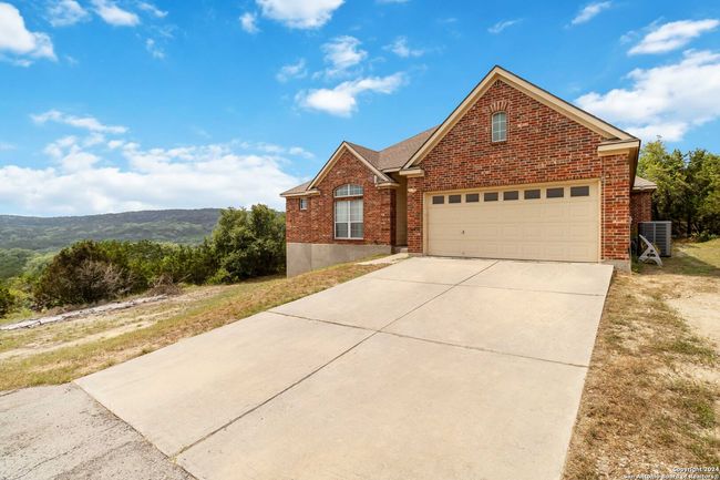846 County Road 2763, House other with 3 bedrooms, 2 bathrooms and null parking in Mico TX | Image 4