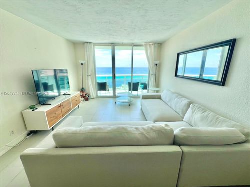 11m-3801 S Ocean Dr, Hollywood, FL, 33019-2979 | Card Image