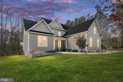 8825 First Branch Ln, Chesterfield, VA, 23838-5605 | Card Image