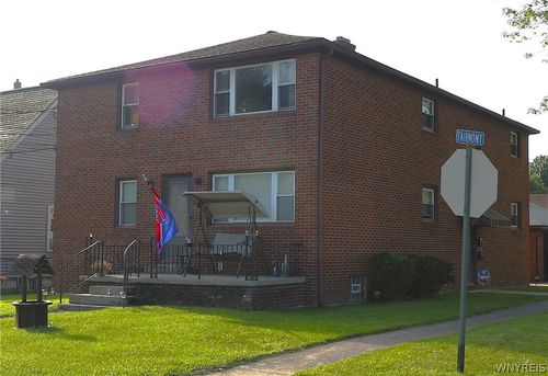 105 Fernald Ave, West Seneca, NY, 14218-2100 | Card Image