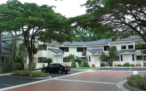 8082 Nw 15th Mnr, Plantation, FL, 33322-5445 | Card Image