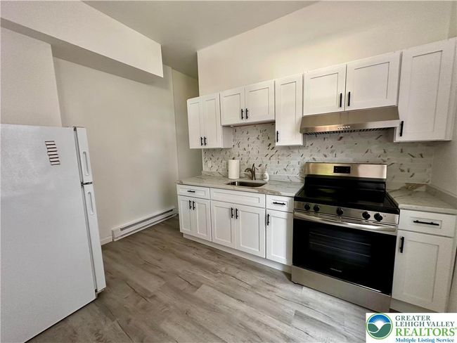APT-1 - 37 S 10 Th St, Townhouse with 1 bedrooms, 1 bathrooms and null parking in Allentown PA | Image 4