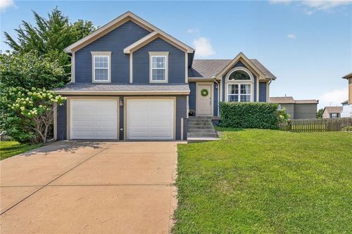10820 N Smalley Ct, Kansas City, MO, 64157-7501 | Card Image