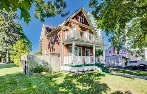 44 Walter St, Kitchener, ON, N2G1S1 | Card Image