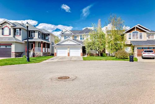 327 Discovery Pl Sw, Calgary, AB, T3H4N7 | Card Image